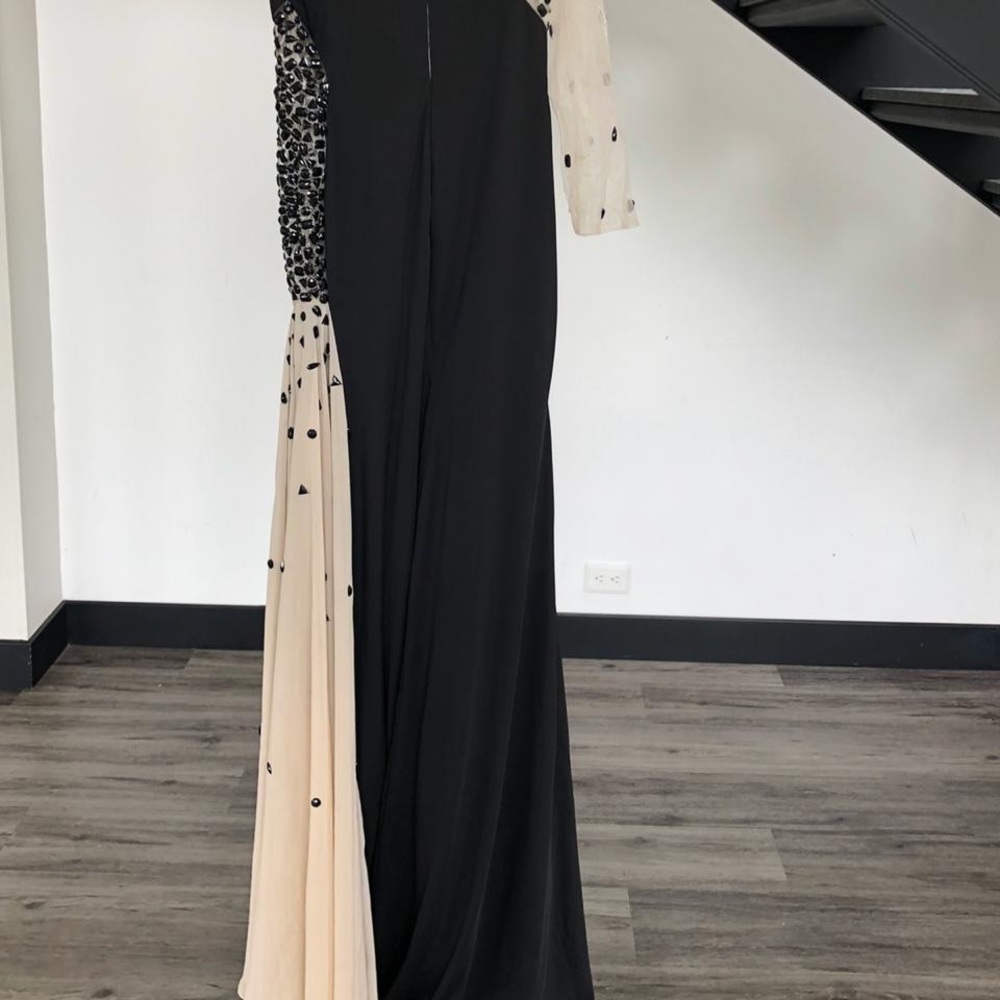 Dress - Picture 4 of 4